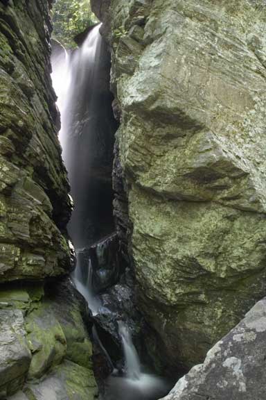 raven-cliff-falls3869